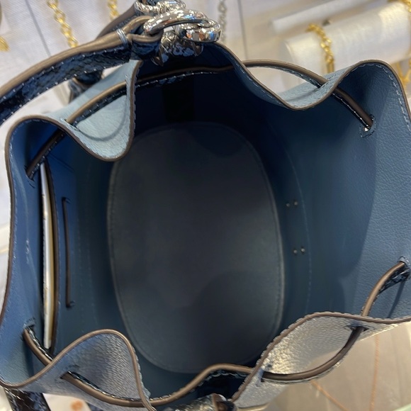 MICHAEL KORS 
Reed Md Pebbled Lthr Belted Bucket Messenger Satchel Crossbody
NWT - Picture 10 of 16